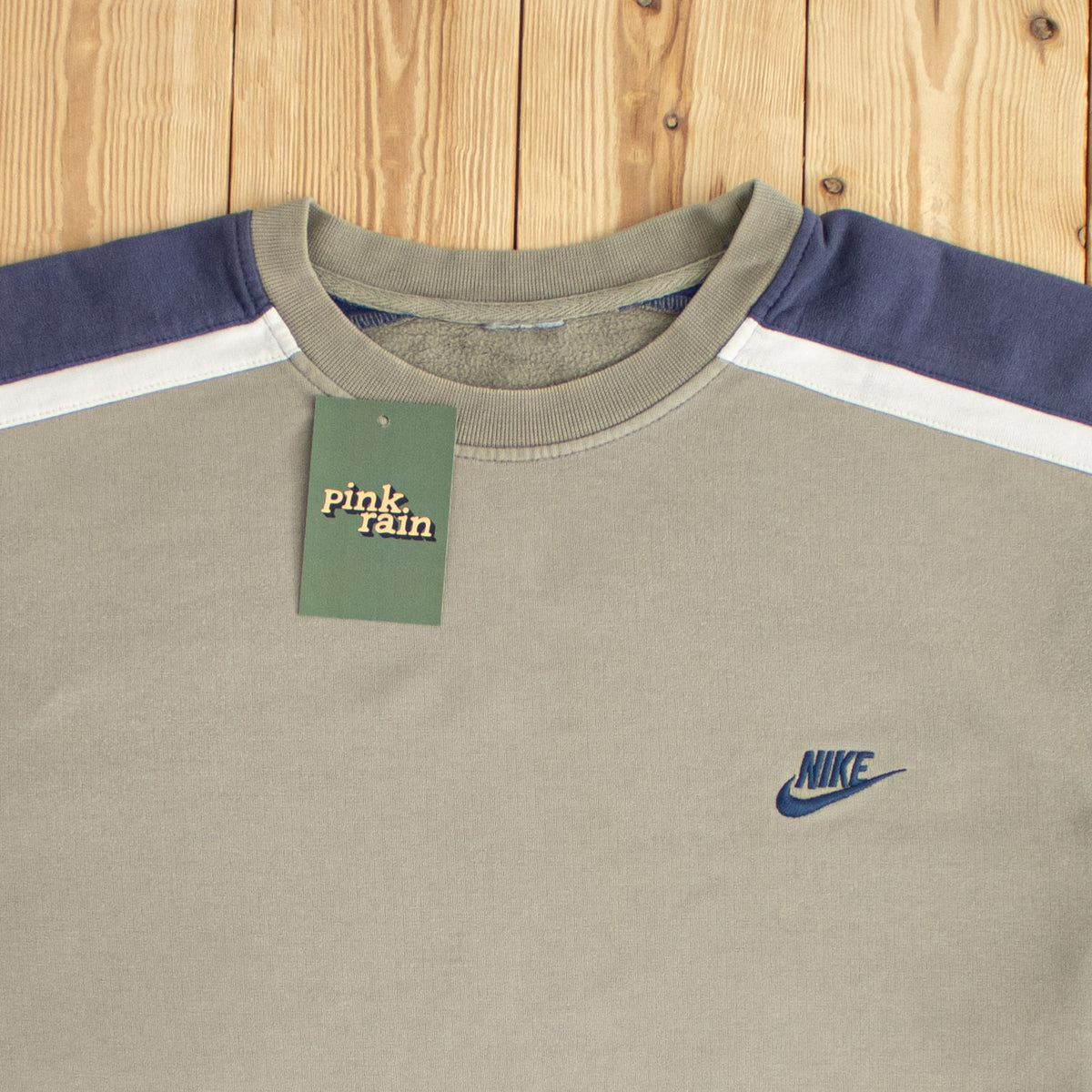 (L) Nike Vintage Essential Embroidered Sweatshirt Beige