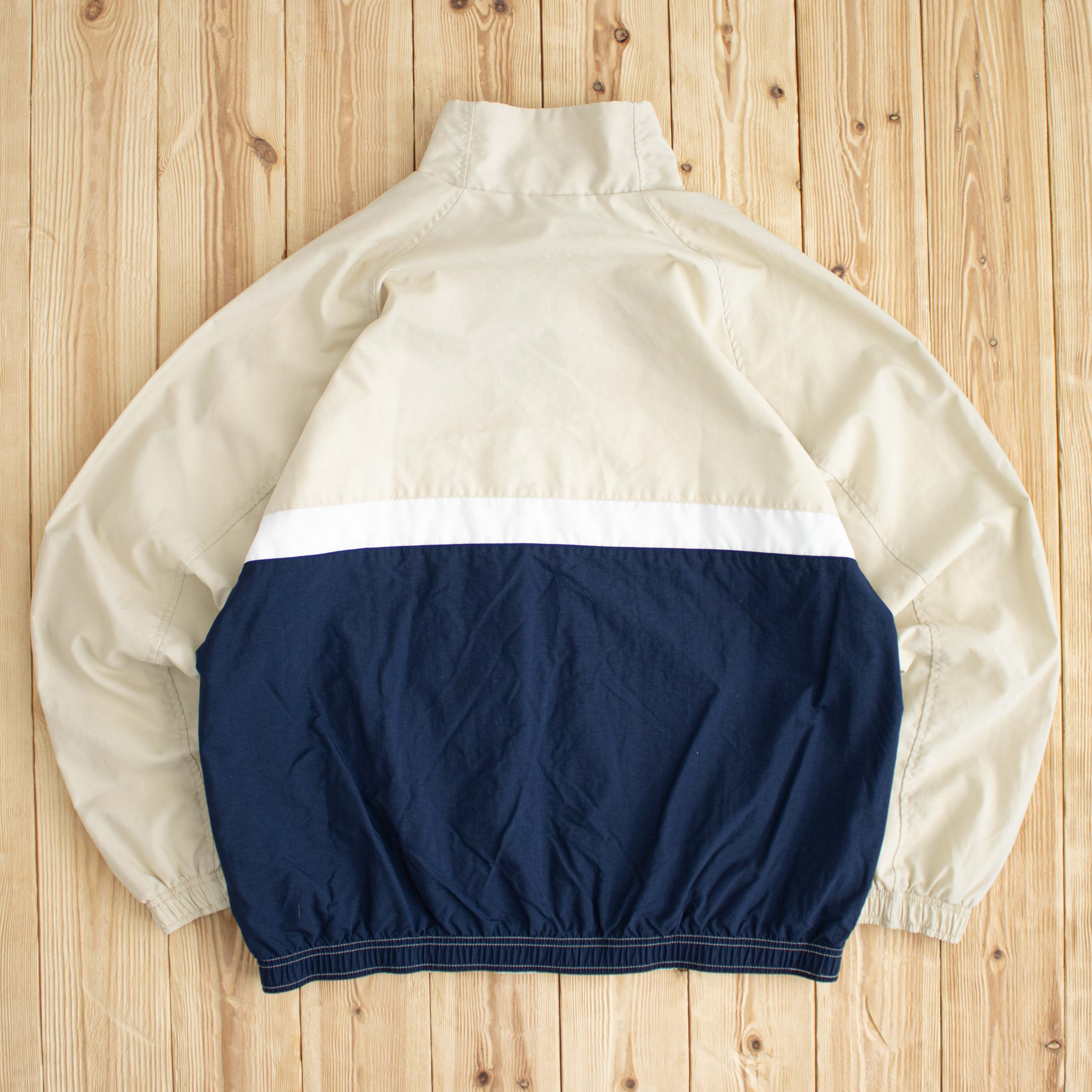 (L) Vintage Nike Essential Embroidered Jacket