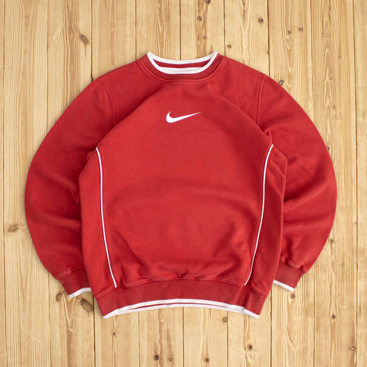 (S) Nike Swoosh Vintage Embroidered Sweatshirt Red