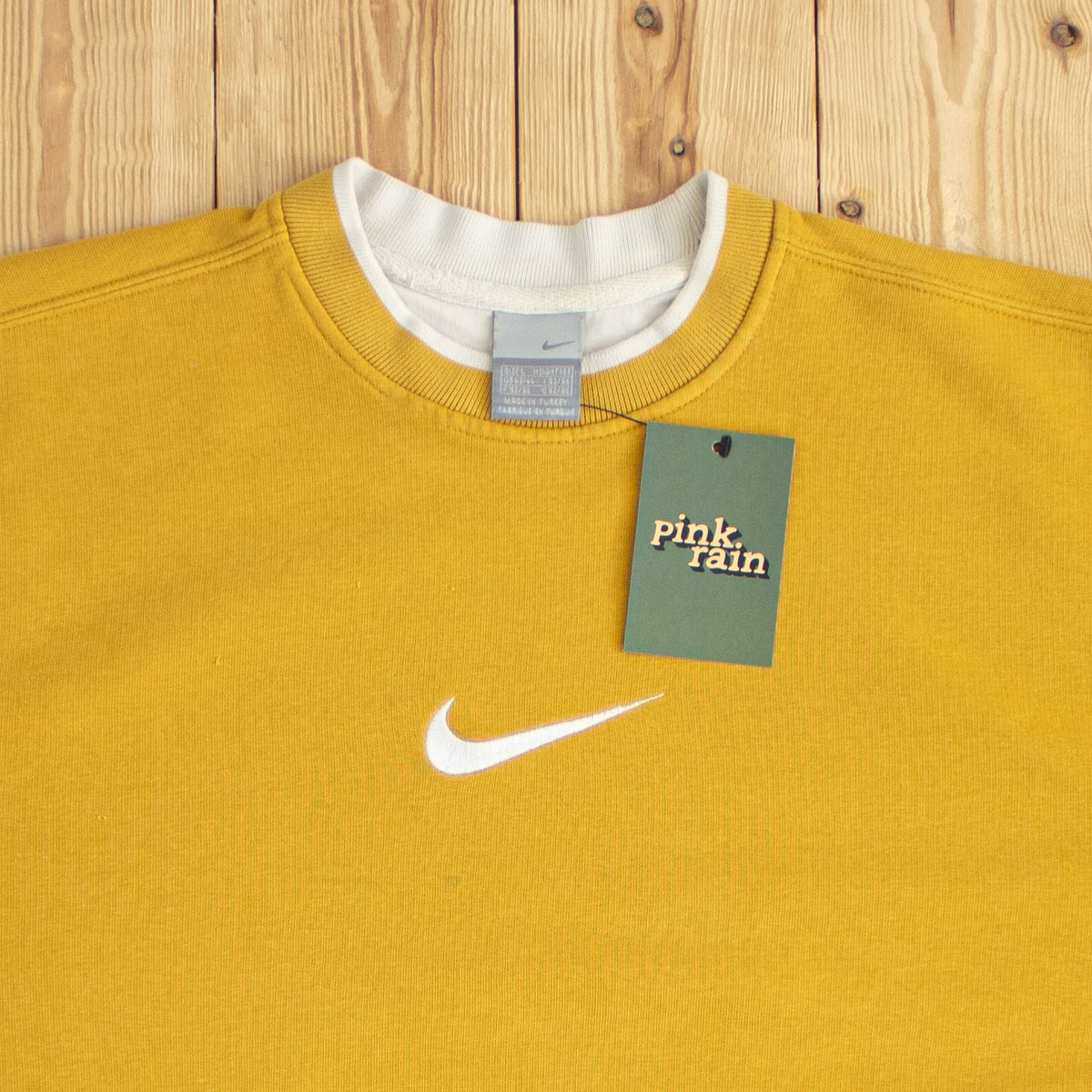 (L) Nike Swoosh Vintage Embroidered Sweatshirt Yellow