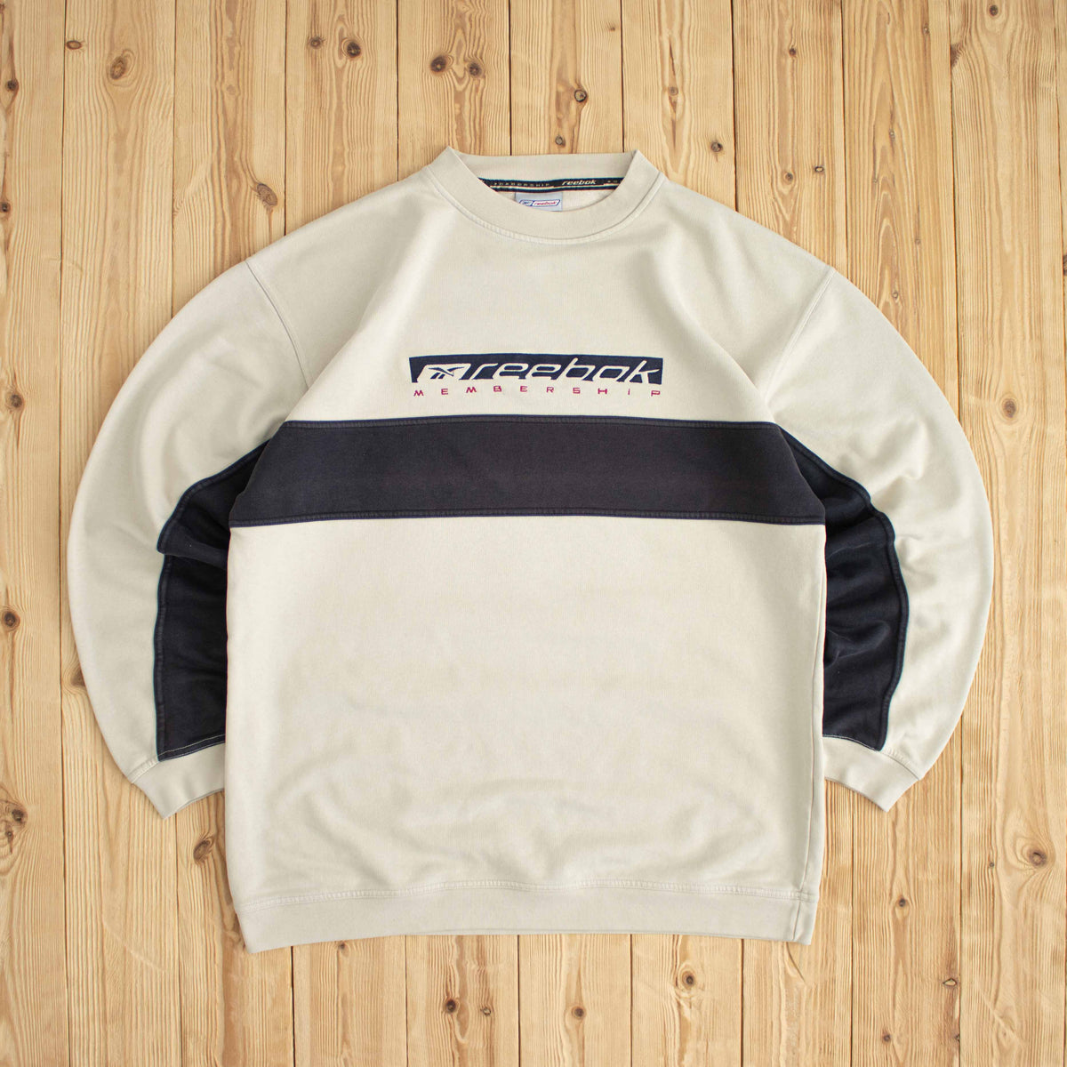 (L) Reebok Membership Vintage Embroidered Sweatshirt Beige