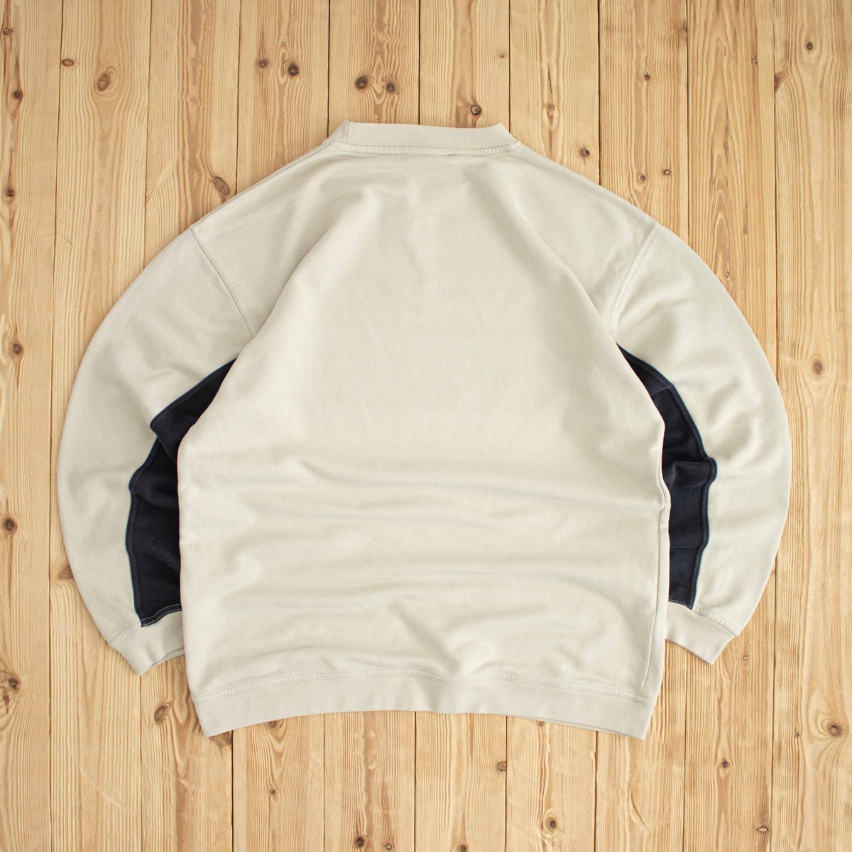 (L) Reebok Membership Vintage Embroidered Sweatshirt Beige