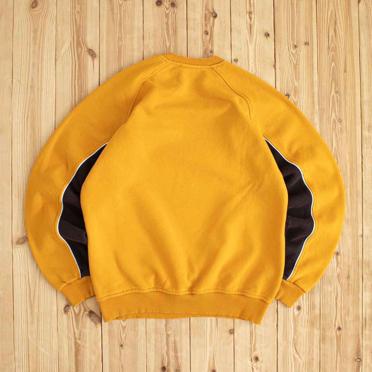 (M) Nike Vintage Essential Embroidered Sweatshirt Yellow