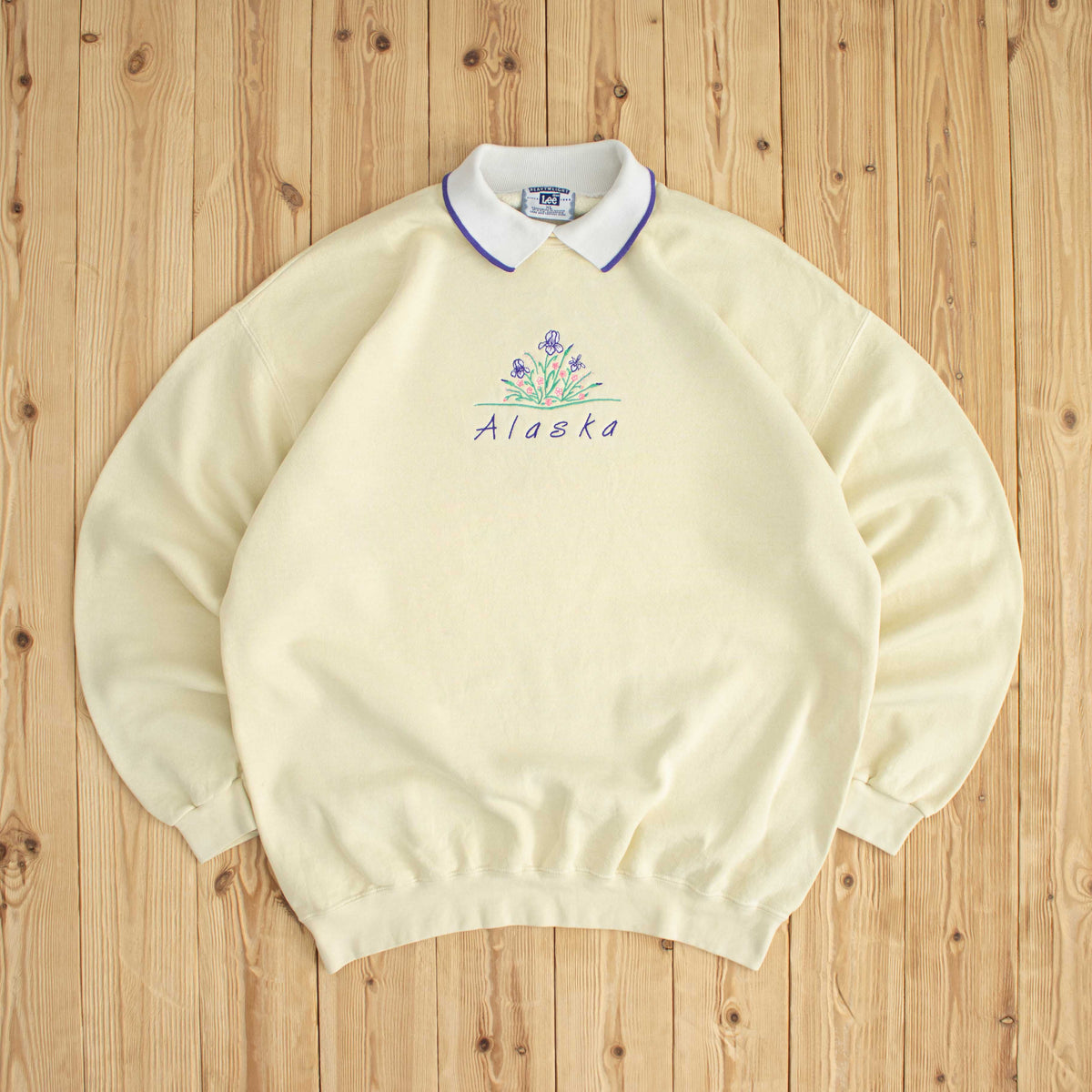(XL) Lee Alaska Vintage Embroidered Sweatshirt Yellow