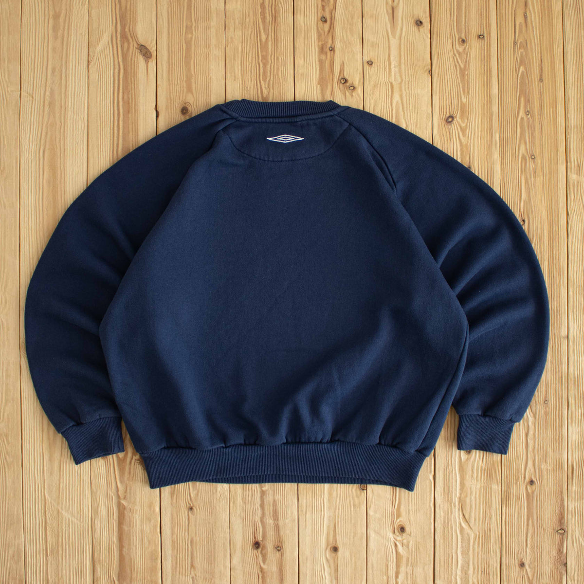 (M) Umbro Vintage Essential Embroidered Sweatshirt Blue