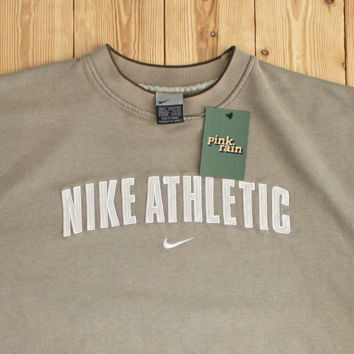 (M/L) Nike Athletic Vintage Embroidered Sweatshirt Beige