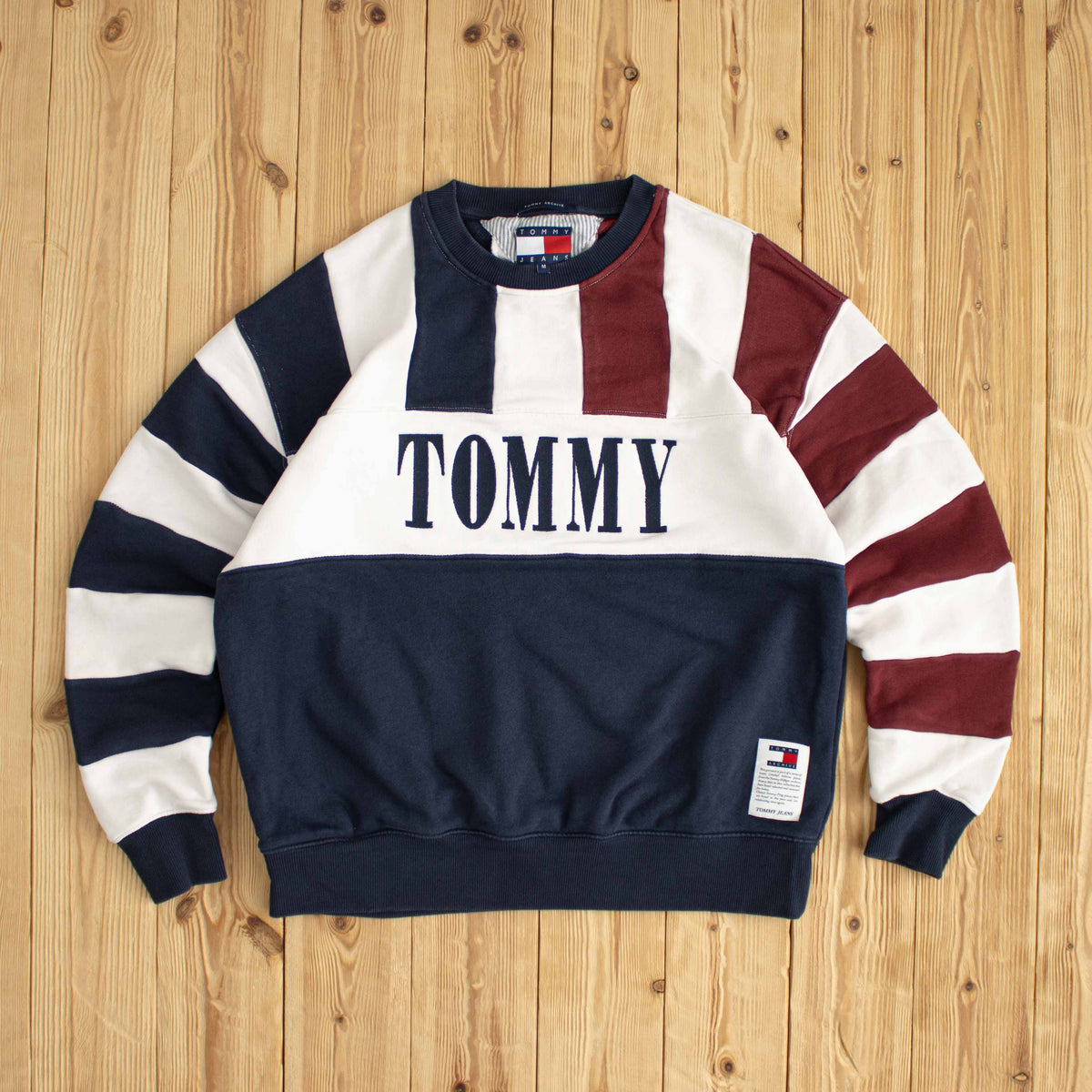 (S/M) Tommy Jeans Vintage Embroidered Sweatshirt Blue White Red
