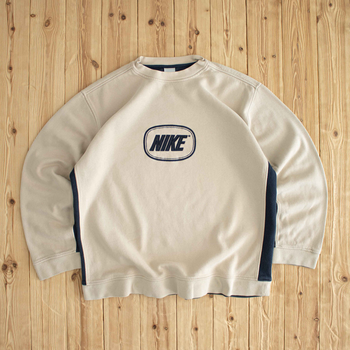 (XL) Nike Spell Out Vintage Embroidered Sweatshirt Beige
