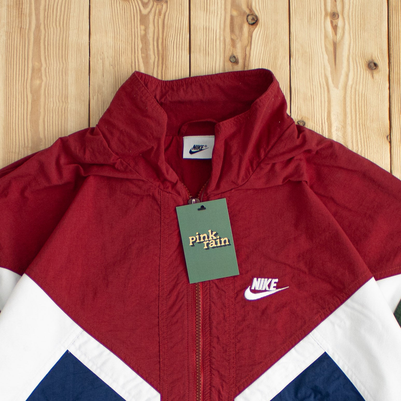 (L) Vintage Nike Essential Embroidered Jacket