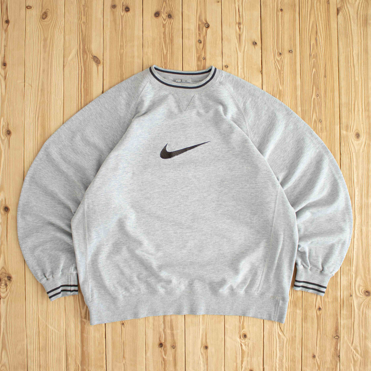 (L/XL) Nike Swoosh Vintage Embroidered Sweatshirt Gray