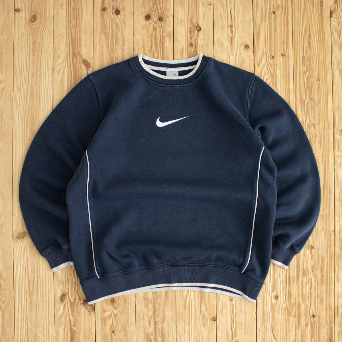 (M) Nike Swoosh Vintage Embroidered Sweatshirt Blue
