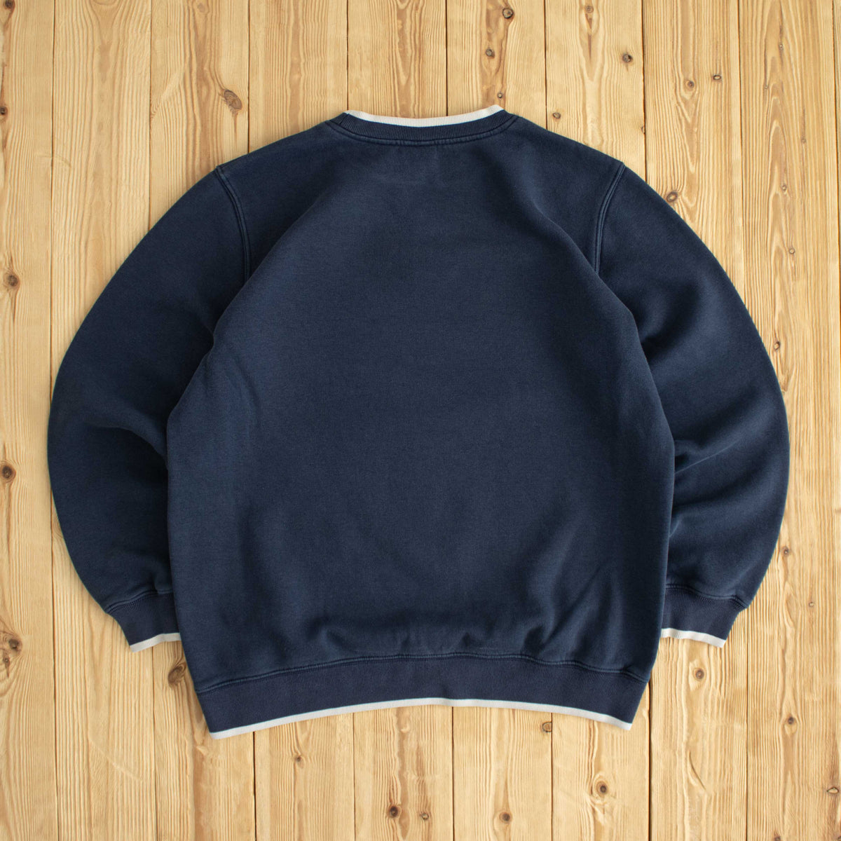 (M) Nike Swoosh Vintage Embroidered Sweatshirt Blue