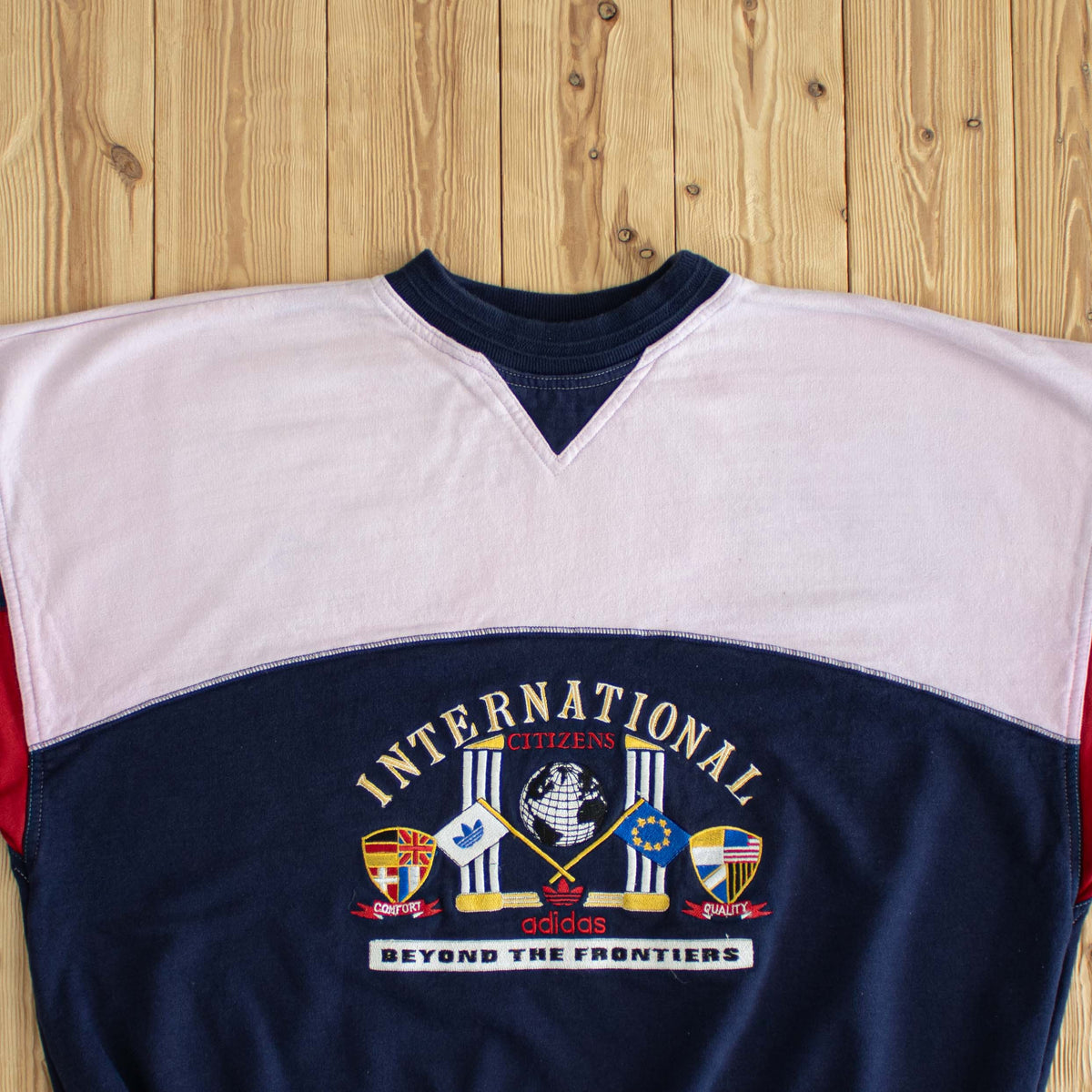 (XL) Adidas International Citizens Vintage Embroidered Sweatshirt Blue
