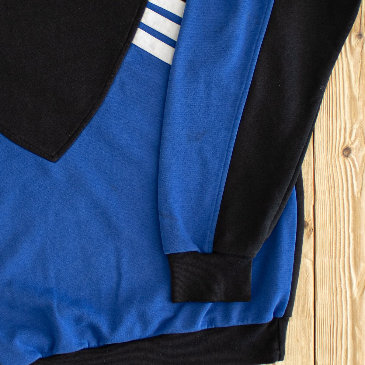 (XL) Adidas Vintage Side Striped Embroidered Sweatshirt Blue