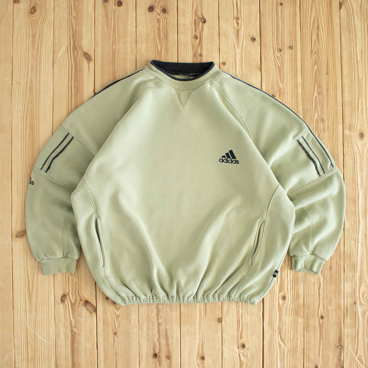 (M) Adidas Vintage Essential Embroidered Sweatshirt Green