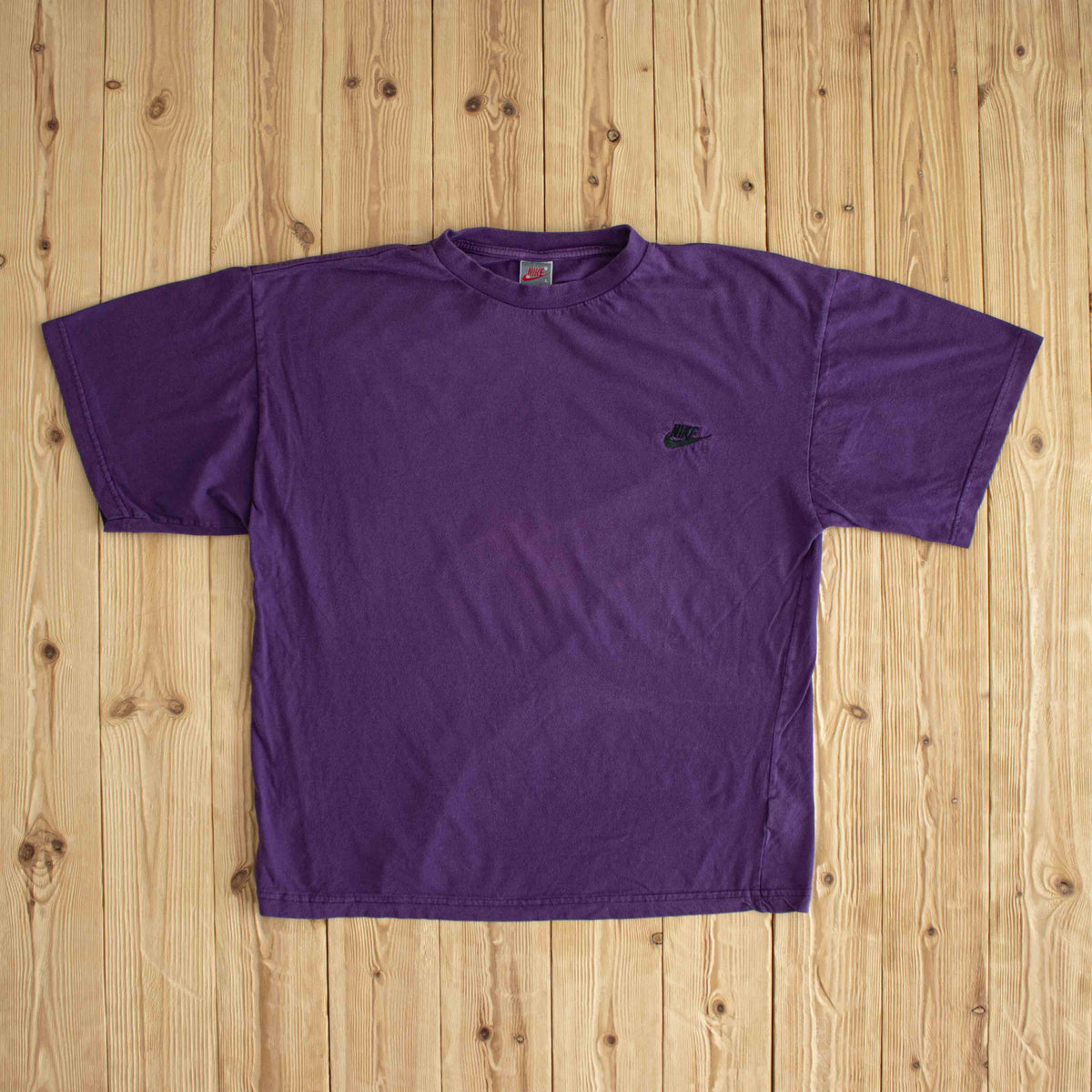 (L/XL) Nike Vintage Essential Embroidered T-Shirt Purple