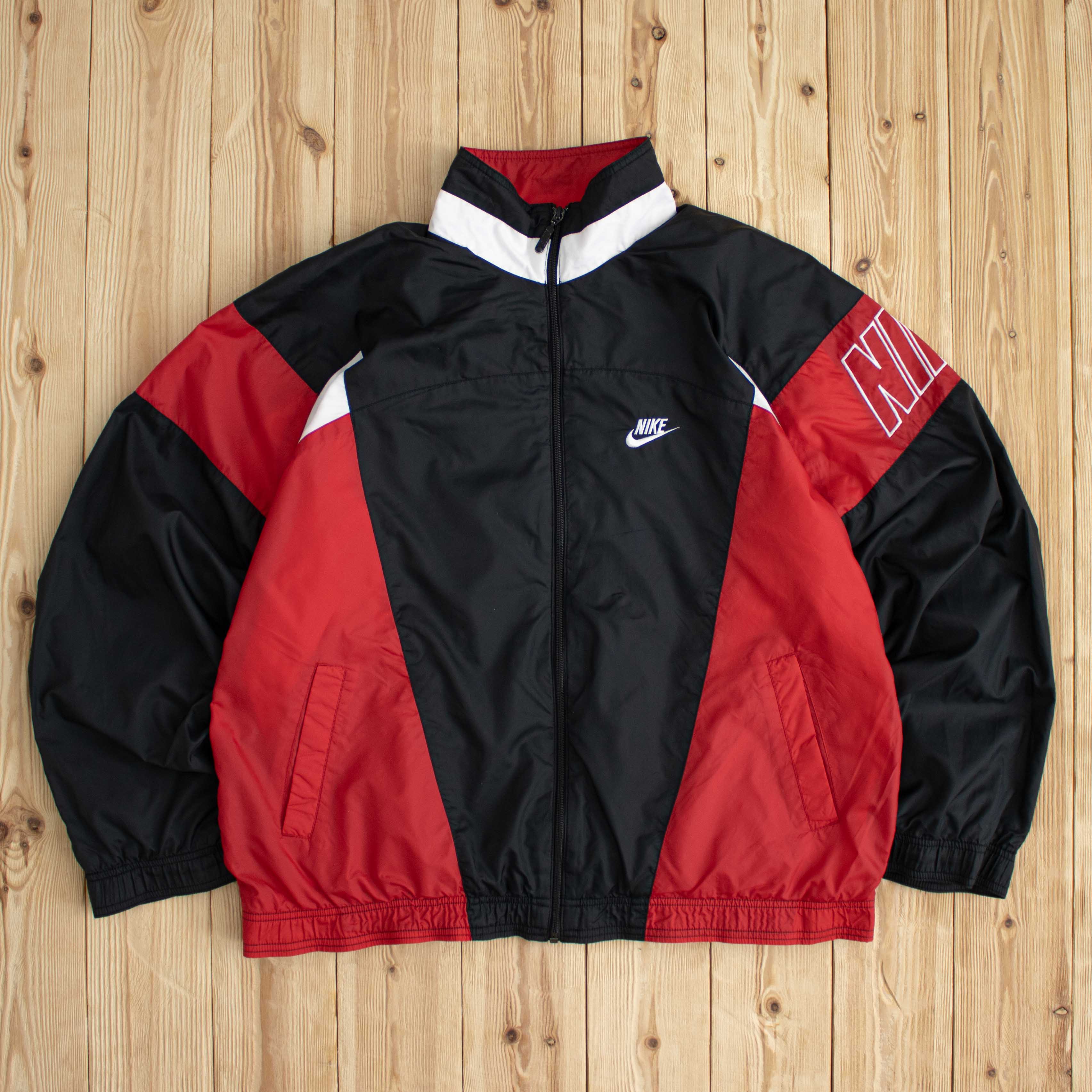 (L) Vintage Nike Embroidered Jacket