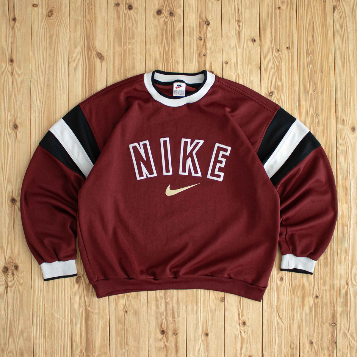 (L) Nike Spell Out Vintage Embroidered Sweatshirt Red