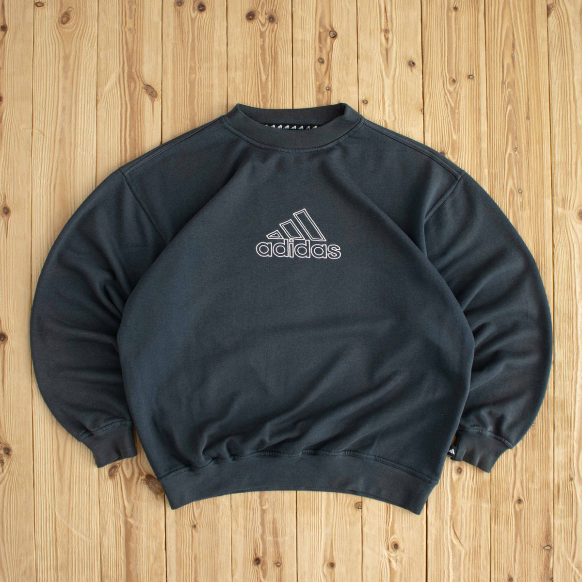 (L) Adidas Logo Vintage Embroidered Sweatshirt Gray