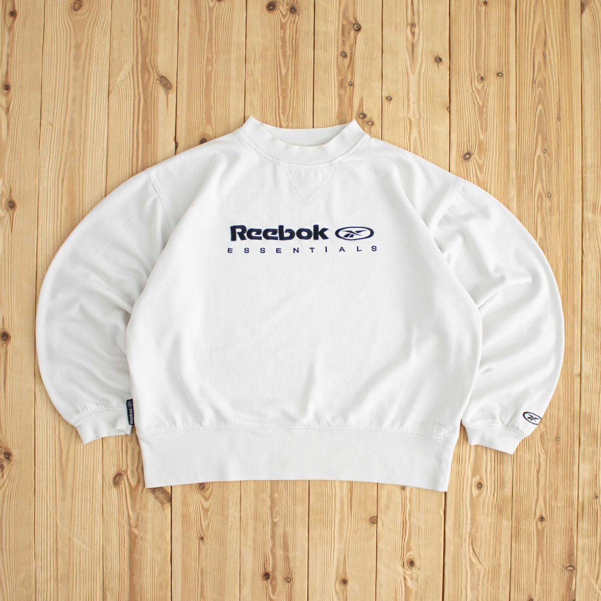 (M) Reebok Essentials Vintage Embroidered Sweatshirt White
