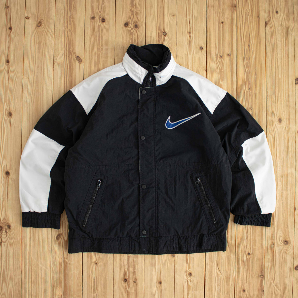 (S/M) Nike Swoosh Vintage Embroidered Puffer Jacket Black