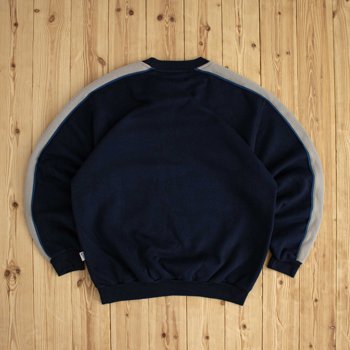 (L) Nike Vintage Essential Embroidered Sweatshirt Blue