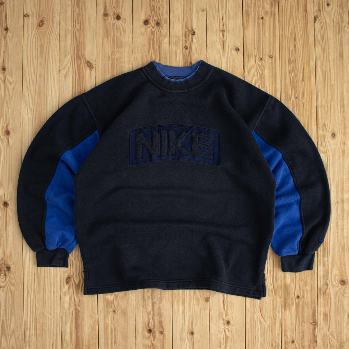 (L) Nike Spell Out Vintage Embroidered Sweatshirt Blue