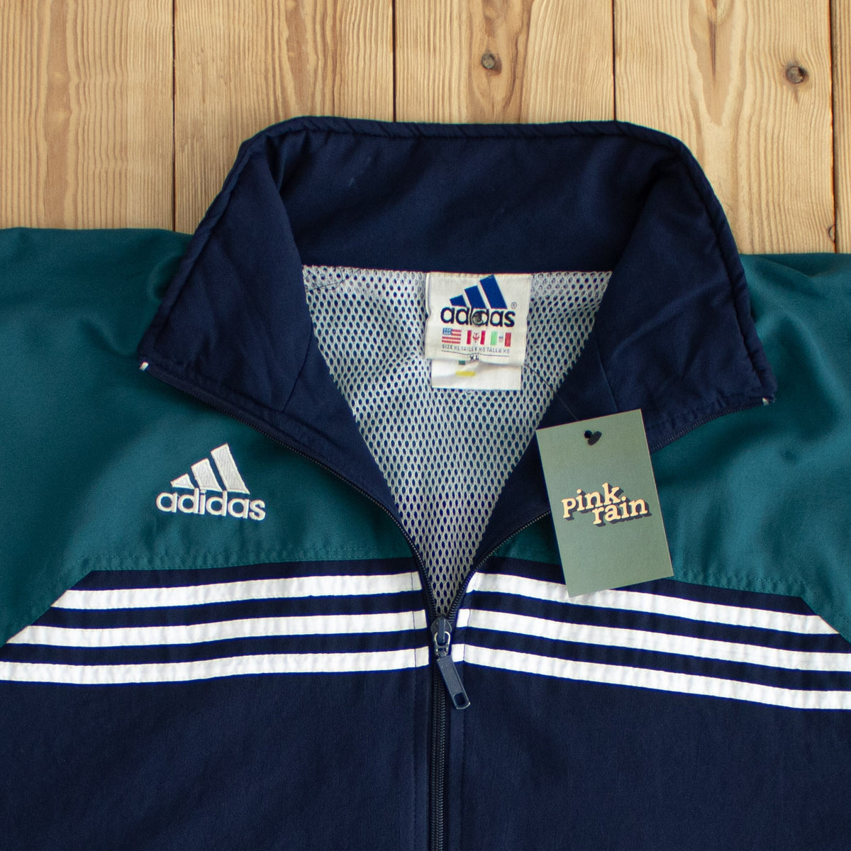 (XL) Adidas Vintage Essential Embroidered Light Jacket Blue