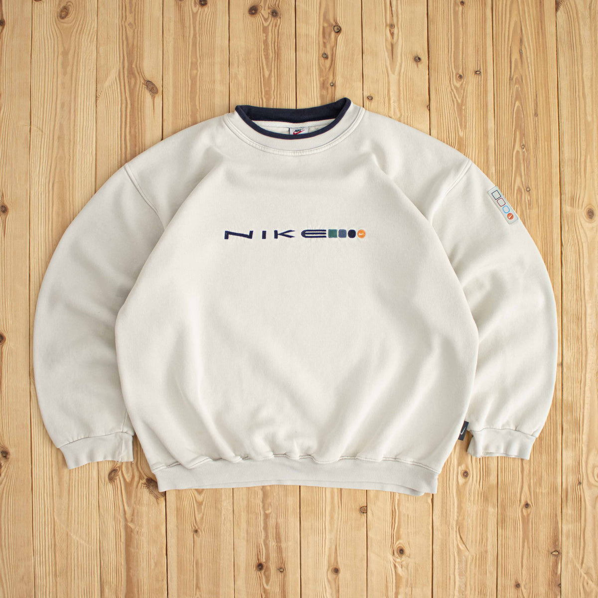 (M) Nike Spell Out Vintage Embroidered Sweatshirt Beige