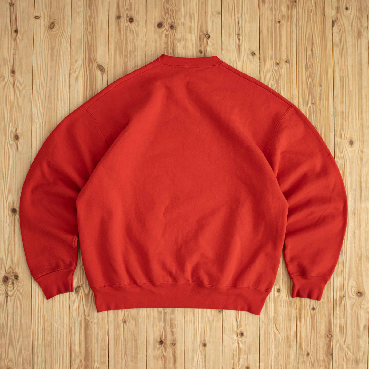 (XL) Warner Bros Looney Tunes Vintage Heavyweight Sweatshirt Red
