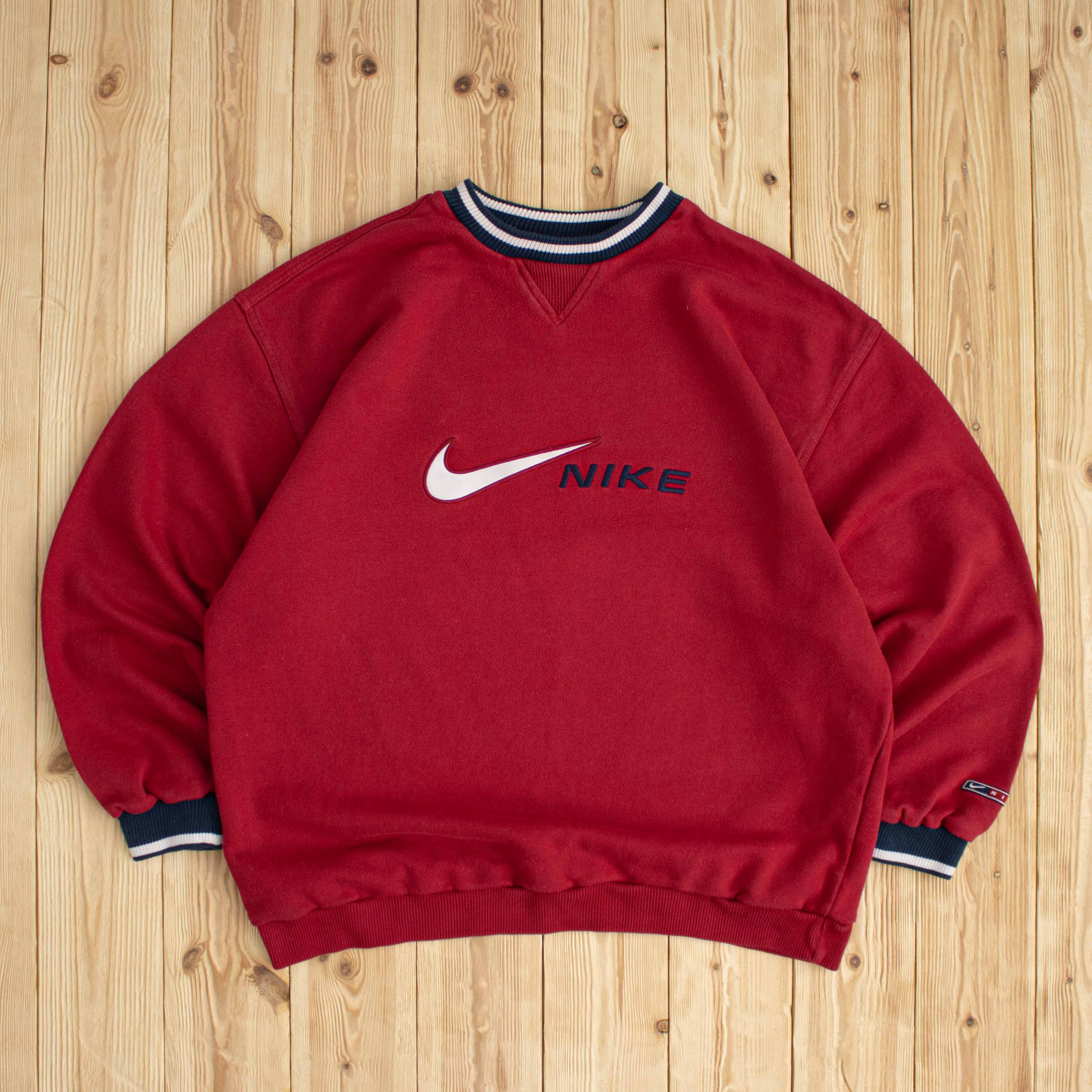 (M/L) Vintage Nike Logo Embroidered Sweatshirt