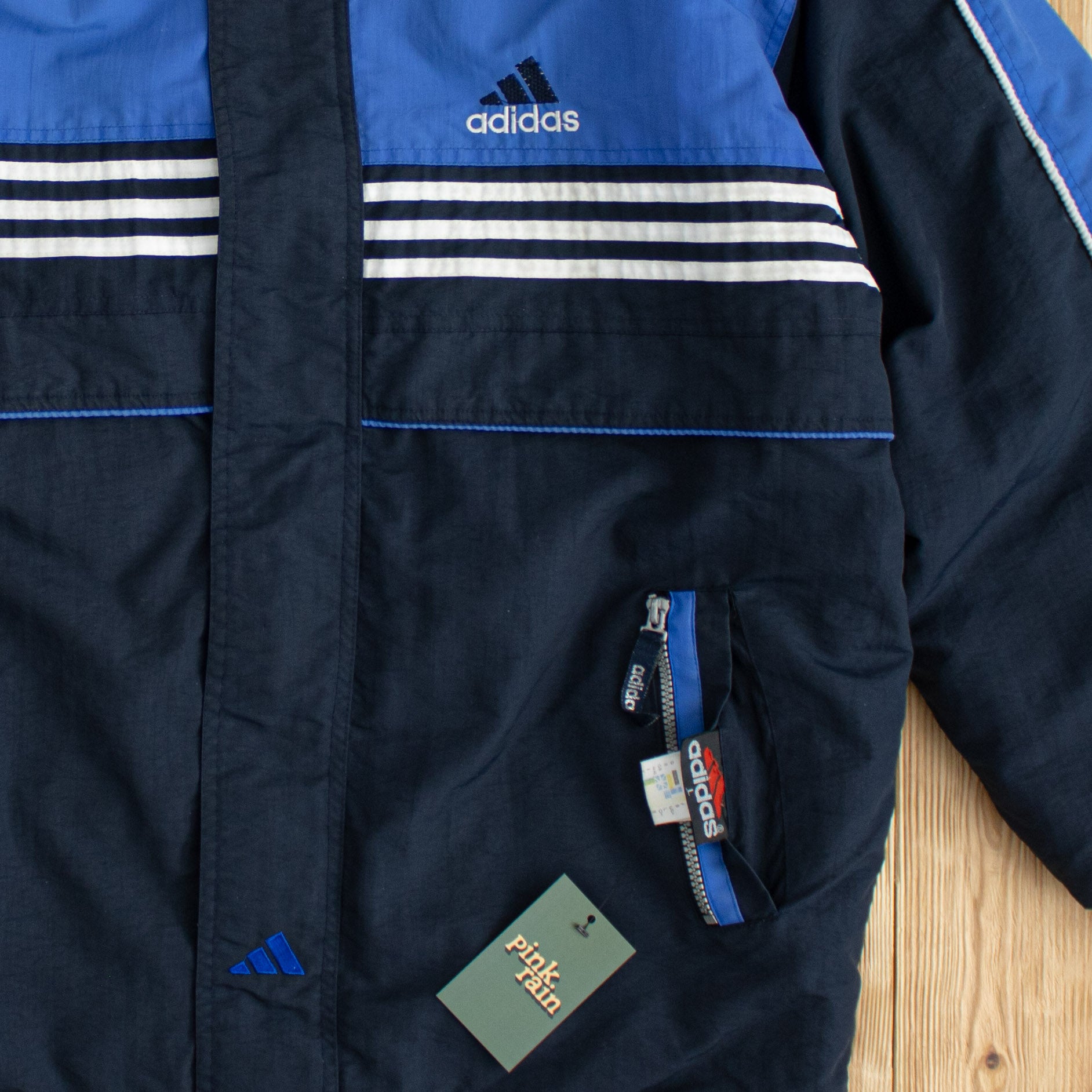 (XL) Vintage Adidas Embroidered Puffer Jacket