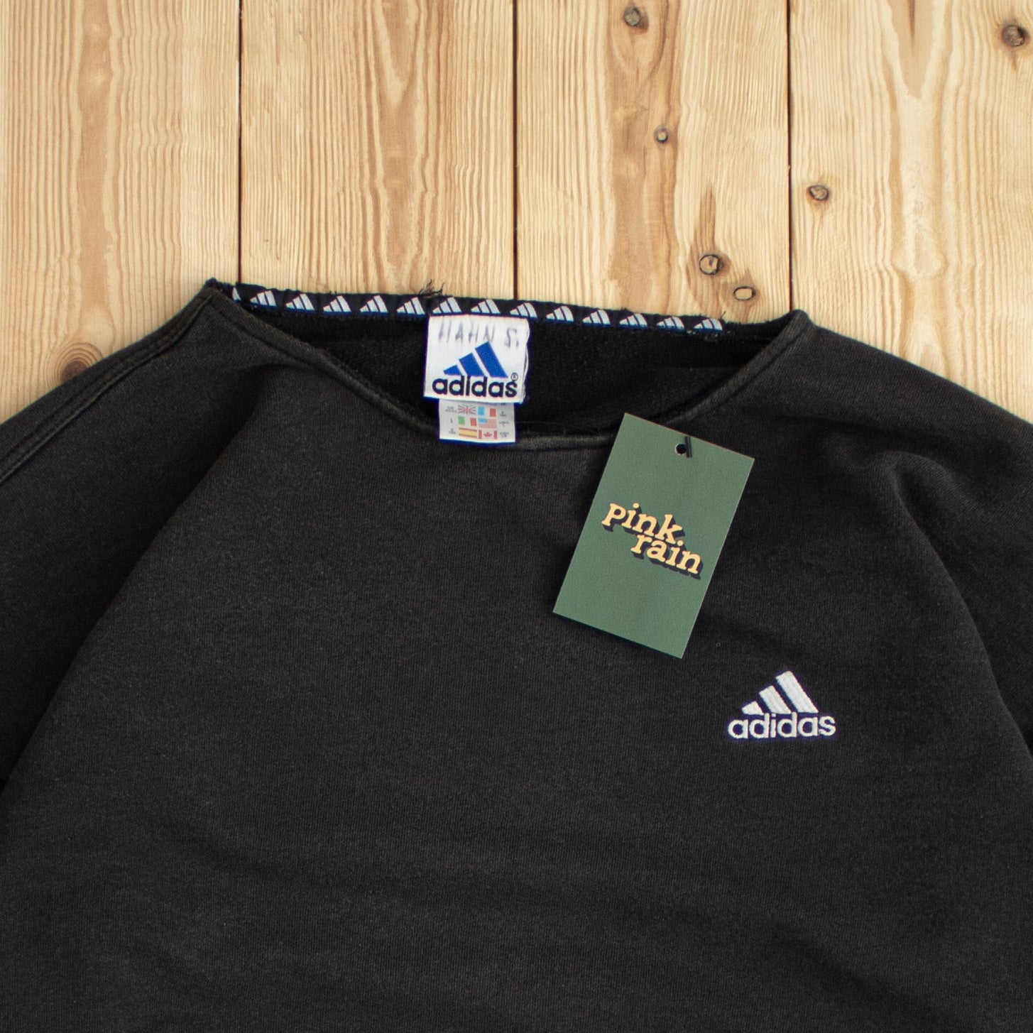 (M/L) Vintage Adidas Essential Embroidered Sweatshirt