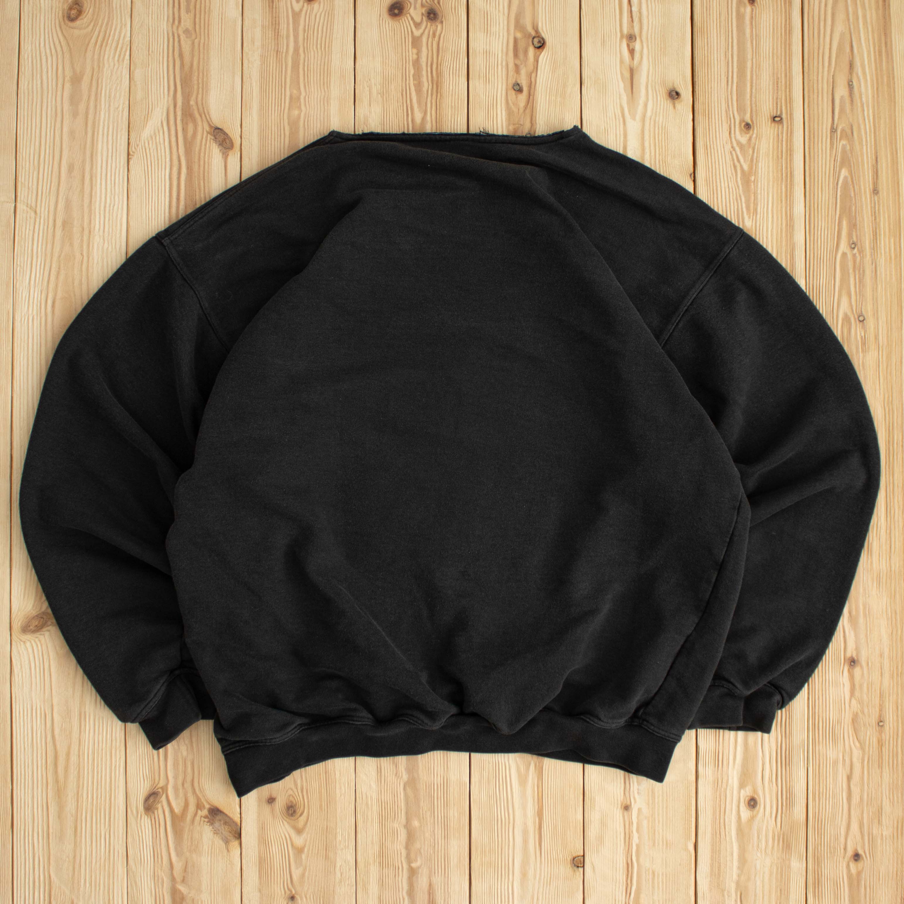 (M/L) Vintage Adidas Essential Embroidered Sweatshirt