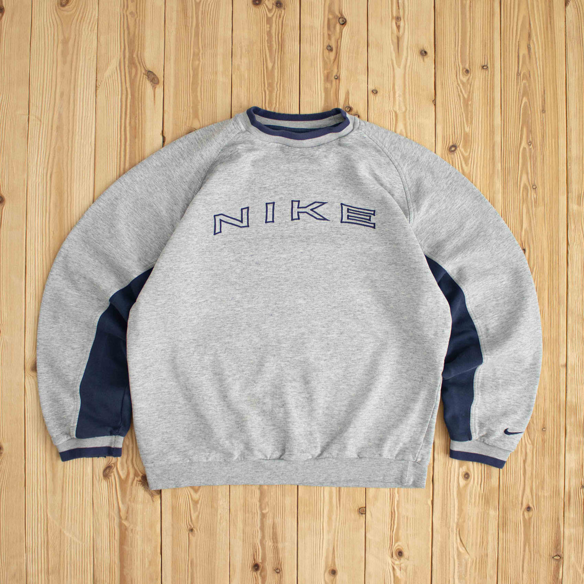 (S) Nike Spell Out Vintage Embroidered Sweatshirt Gray