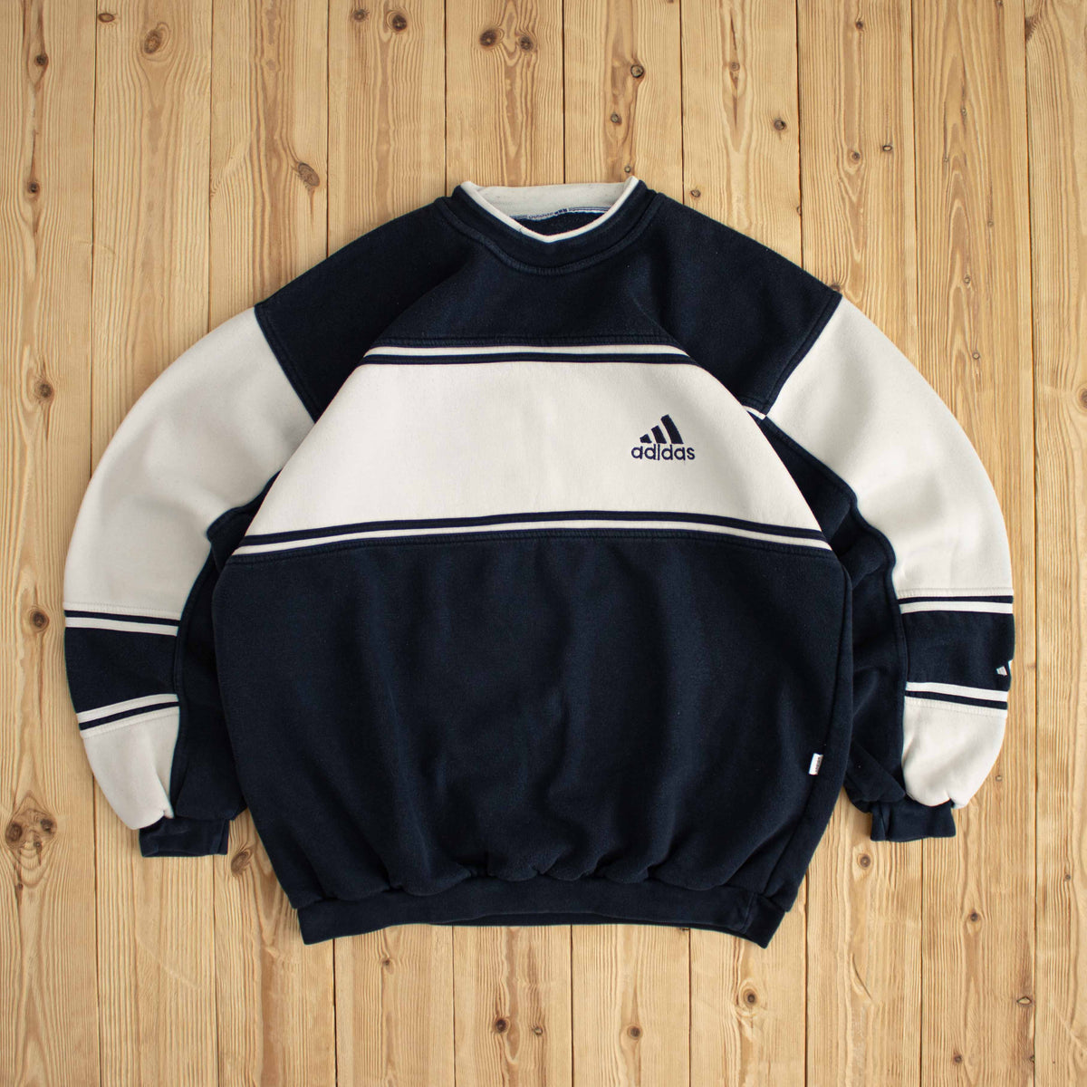 (L/XL) Adidas Vintage Embroidered Sweatshirt Blue