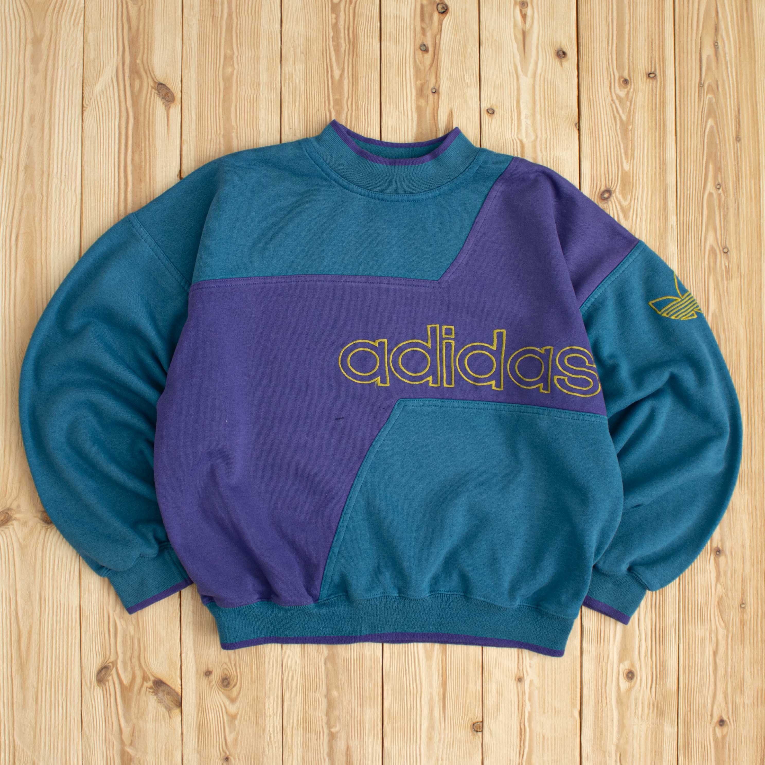 (S) Vintage Adidas Embroidered Sweatshirt