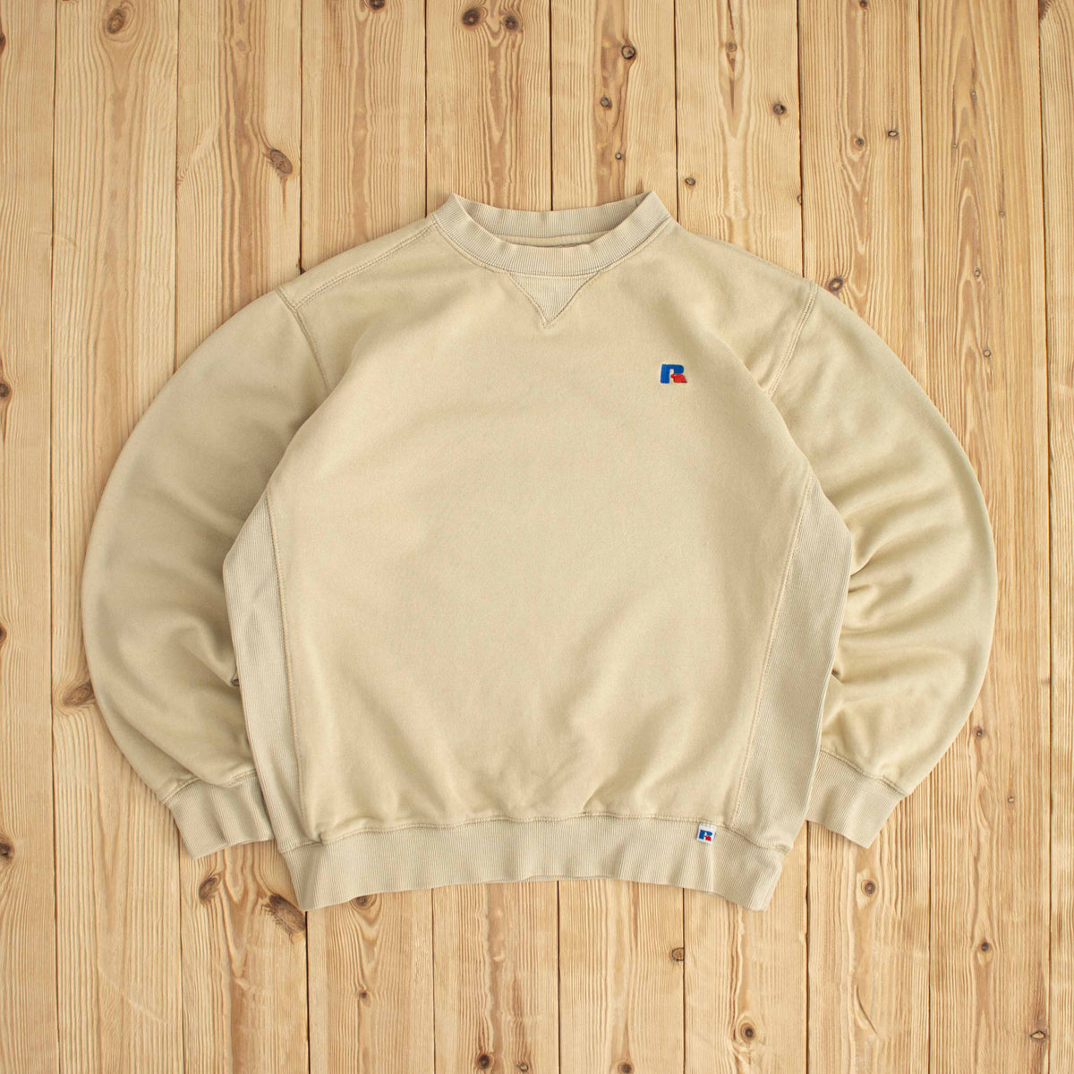 (S/M) Russell Athletic Vintage Embroidered Sweatshirt Beige