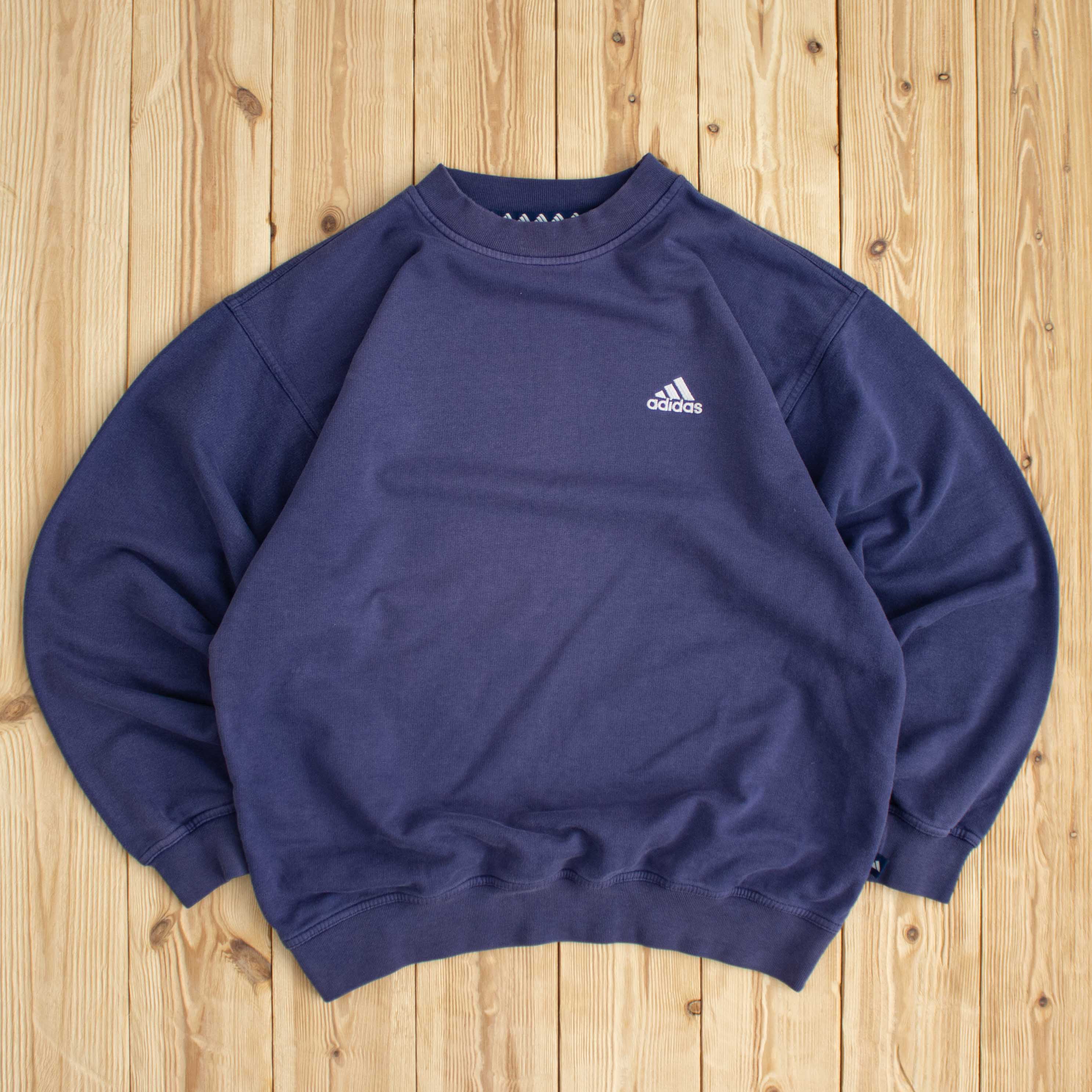 (M) Vintage Adidas Essential Embroidered Sweatshirt
