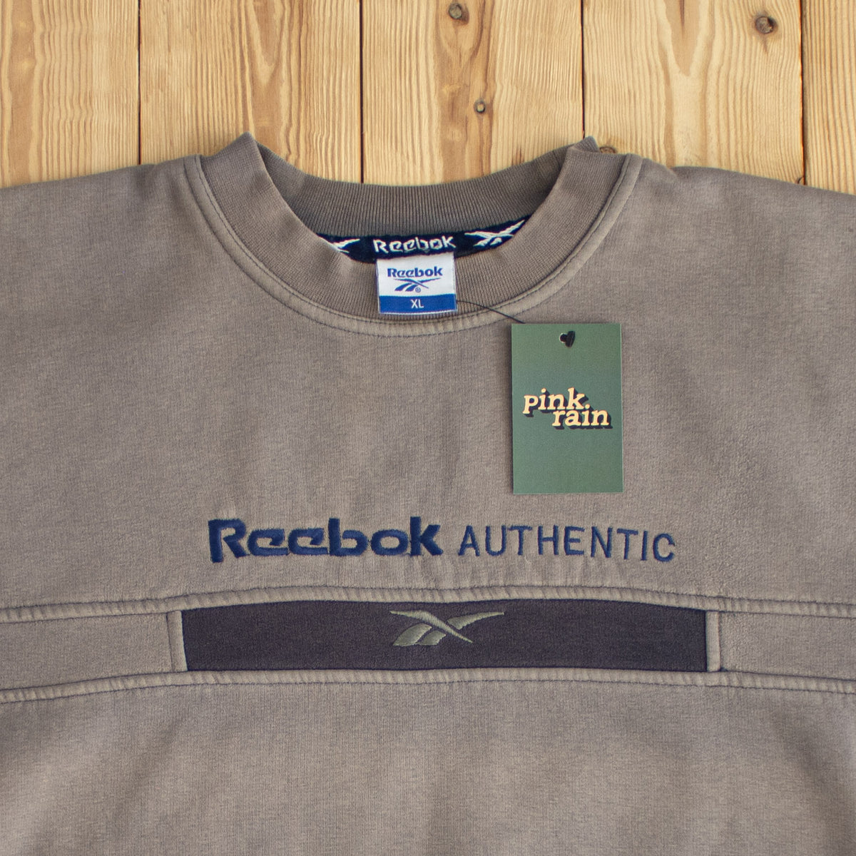 (L/XL) Reebok Authentic Vintage Embroidered Sweatshirt Beige Brown