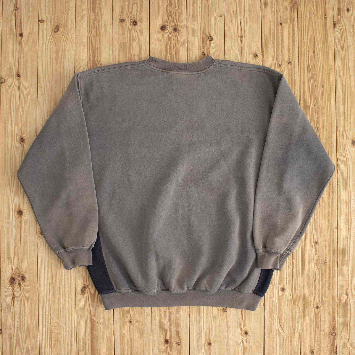(L/XL) Reebok Authentic Vintage Embroidered Sweatshirt Beige Brown