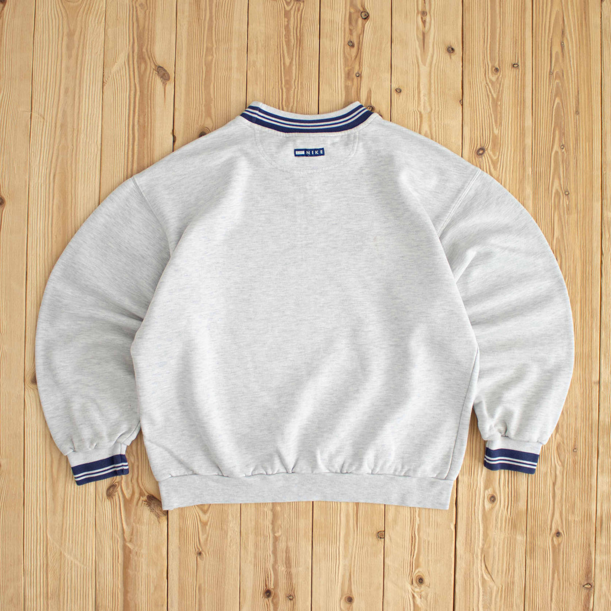 (S/M) Nike Swoosh Vintage Embroidered Sweatshirt Gray