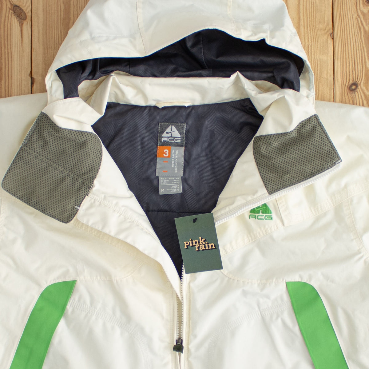 (M/L) Nike ACG Vintage Embroidered Semi-Puffer Jacket Beige
