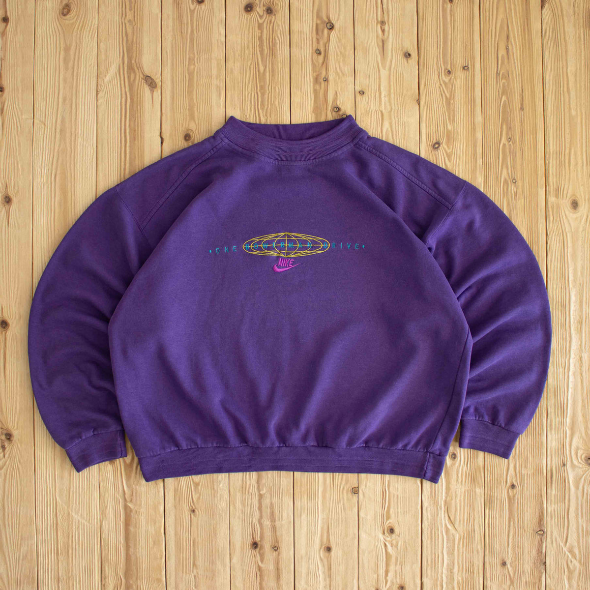 (M/L) Nike 'One Bowerman Drive' Vintage Embroidered Sweatshirt Purple