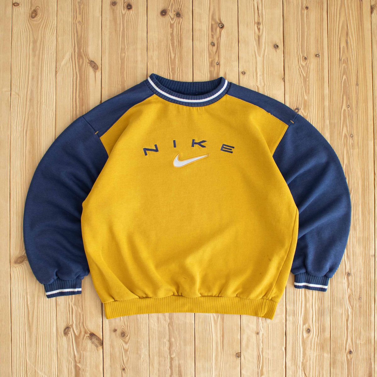 (S) Nike Spell Out Vintage Embroidered Sweatshirt Yellow