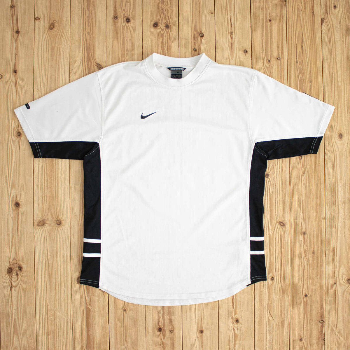 (M/L) Nike Vintage Essential Embroidered T-Shirt White