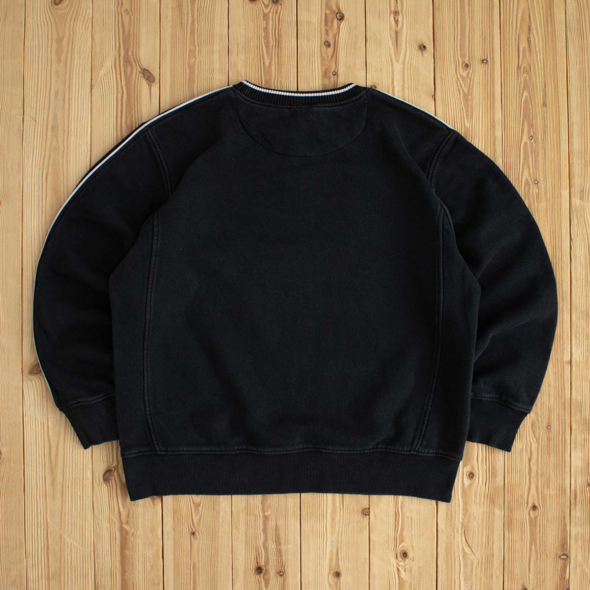 (M/L) Nike Swoosh Vintage Embroidered Sweatshirt Black