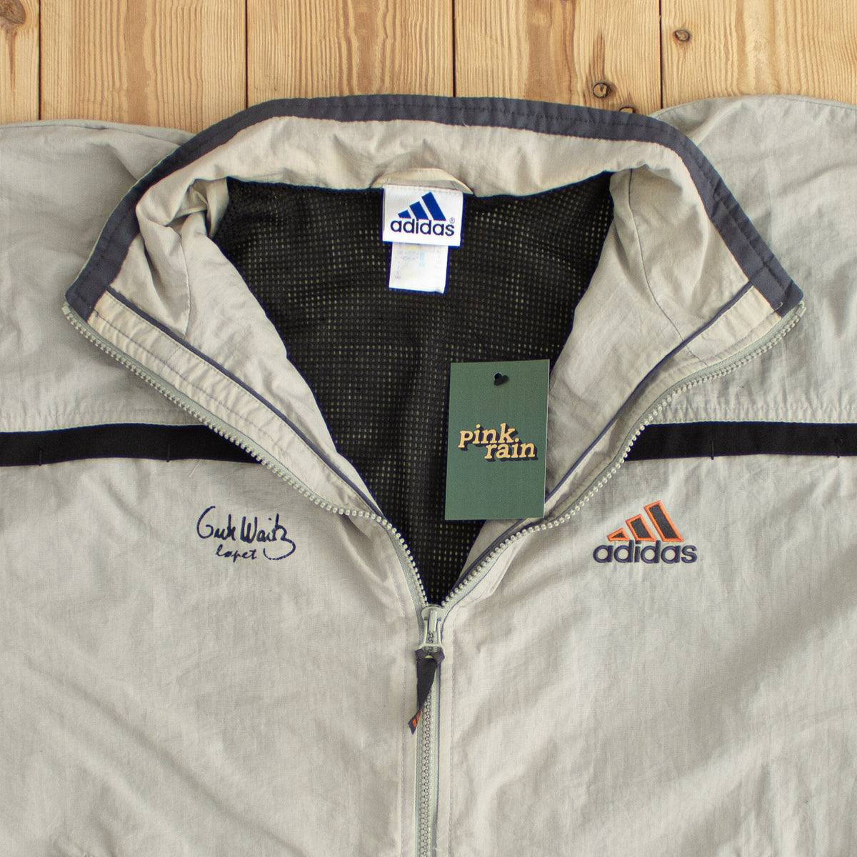 (L) Adidas Vintage Embroidered Jacket Beige