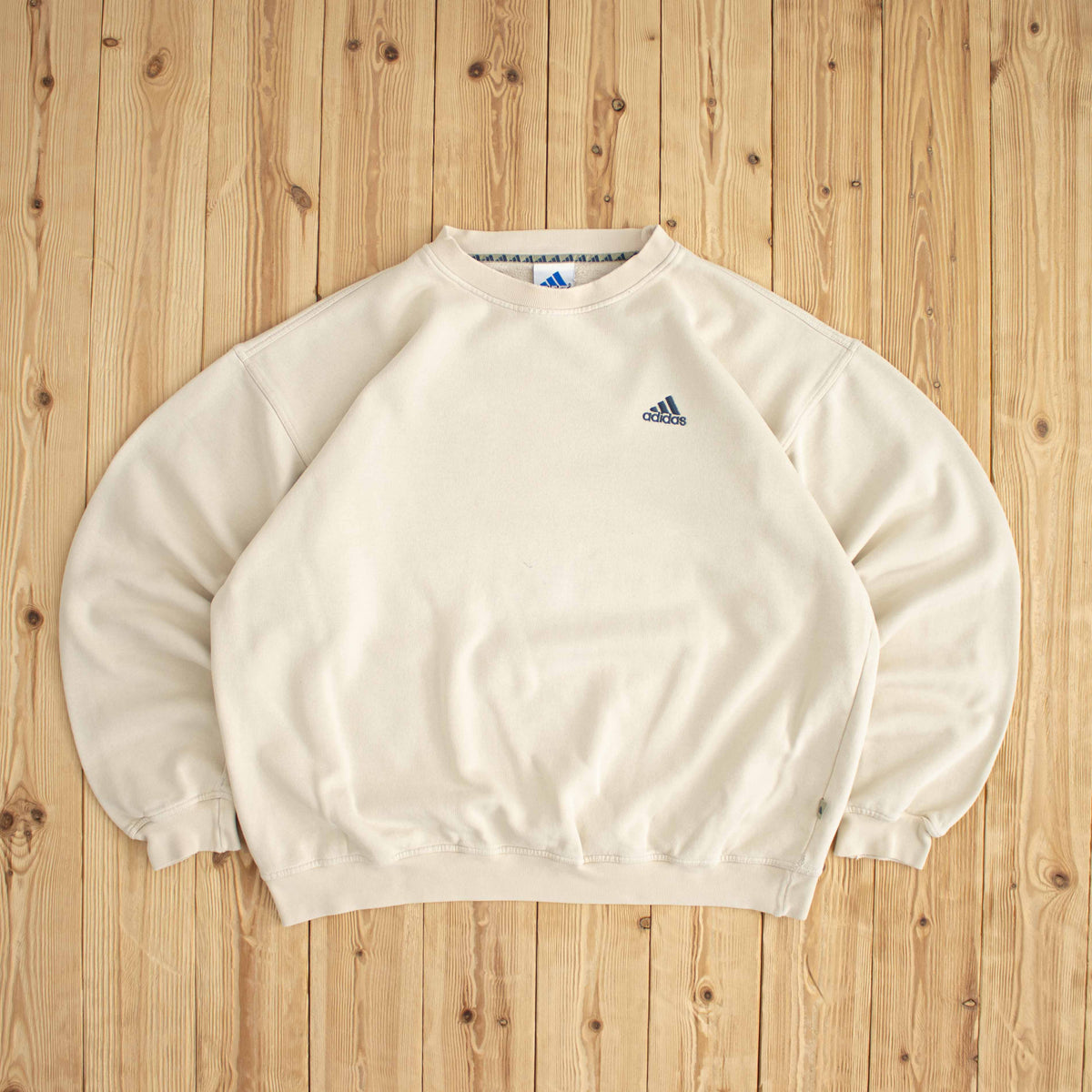 (L) Adidas Essential Vintage Embroidered Sweatshirt Beige