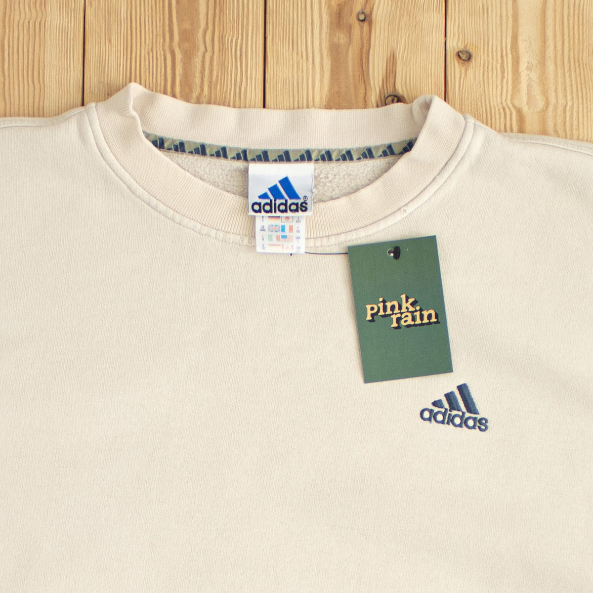 (L) Adidas Essential Vintage Embroidered Sweatshirt Beige